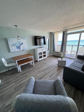 Boardwalk Beach Resort - Housity