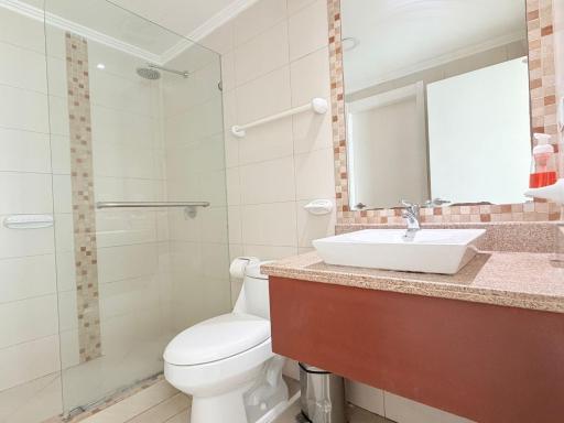Riverfront II, piso 2, suite vista al rio, Puerto Santa Ana, Guayaquil - Housity