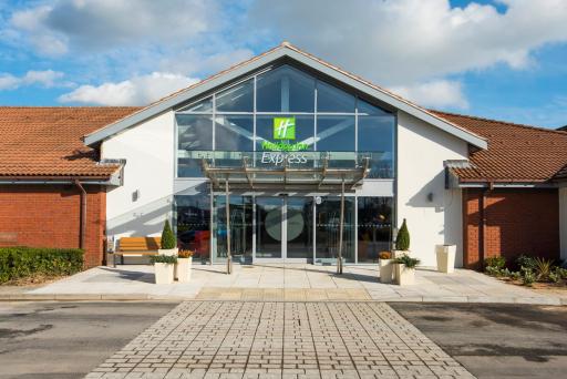 Holiday Inn Express Portsmouth – North, an IHG Hotel - Housity