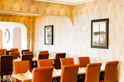 Cliffs Hotel - Housity