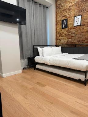 Chelsea Inn - Housity