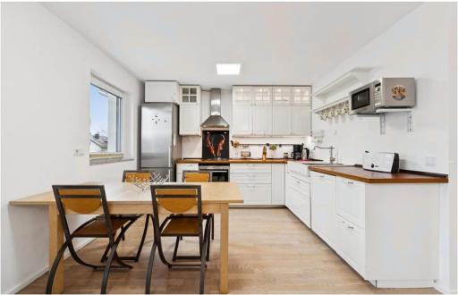 For Business, Families, by Messe Munich ICM, direct Metro 15 min to CityCenter, Oktoberfest, 2-BedRoom full 2-BathRoom, free Parking, Balcony - Housity