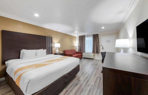Quality Inn Long Beach - Signal Hill - Housity