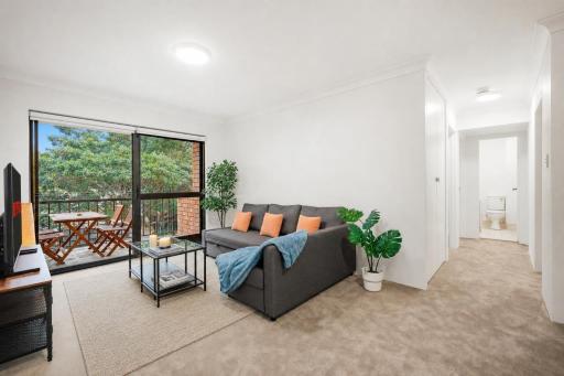 2 Bedroom Apartment Ultimo With Balcony - NetFlix - Housity