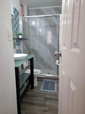 APARTAMENTO 3 habitaciones y piscina a solo 15 minutos del aeropuerto - Housity
