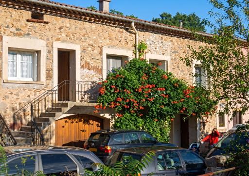 Maison confortable a Lunas avec vue montagne + jardin - Housity