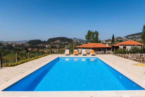 Comfortable house in Fornos with shared pool - Housity