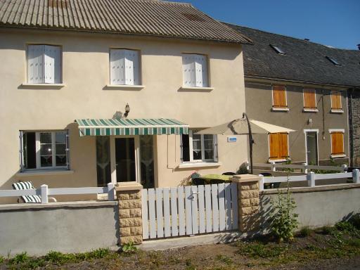 Maison de charme a Valuejols avec vue sur les montagnes - Housity