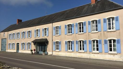 Maison de Charme au Dezert avec Vue sur le Lac - Housity