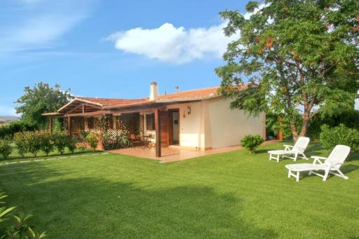 Comfortable House in Pescia Romana - Housity