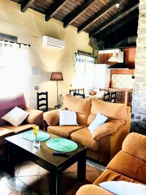 Comfortable House with Shared Pool in Alcaracejos - Housity