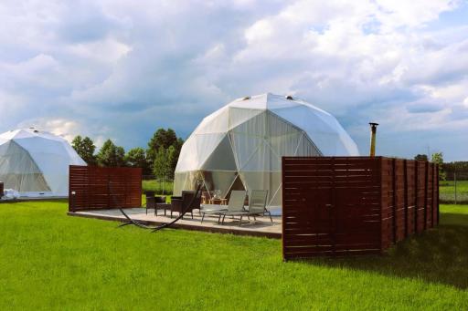 Ranczo Targówka - Domki i Glamping z balią i sauną wśród natury i zwierząt - Housity
