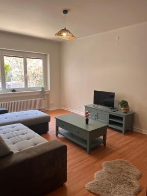 Modern 2 Bedroom Apartment, 4 People, Tram 2 min - Housity