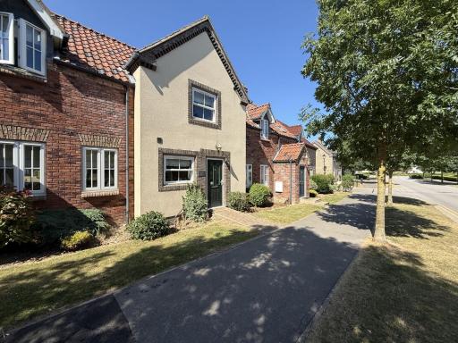 Family Tides at The Bay Filey, sleeps 5-6, 2 dogs welcome for free too - Housity