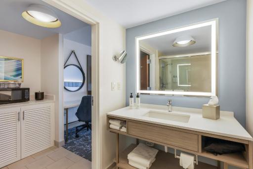 Crowne Plaza Ft Myers Gulf Coast, an IHG Hotel - Housity