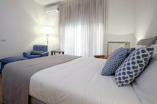 Starhost - GOLDEN APARTMENTS - Housity