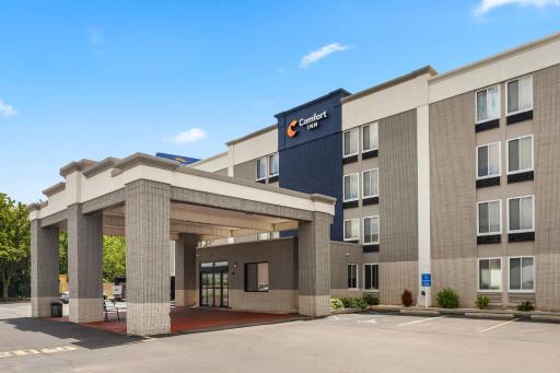Comfort Inn Dunmore - Scranton East - Housity