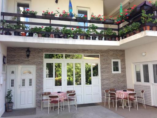 Apartments Božinović - Housity
