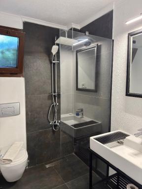 Mitos Apartments - Housity