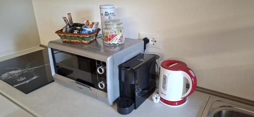SISTERS GUEST HOUSE - Housity