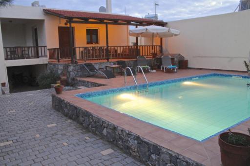 Felia Villa - Housity