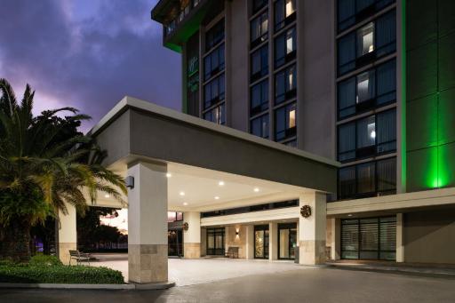 Holiday Inn Miami International Airport, an IHG Hotel - Housity