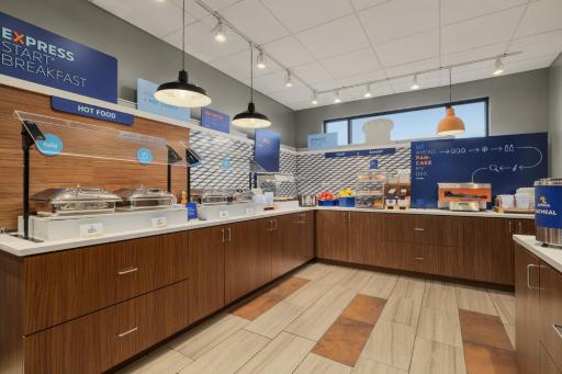 Holiday Inn Express Hotel & Suites Indianapolis Dtn-Conv Ctr, an IHG Hotel - Housity
