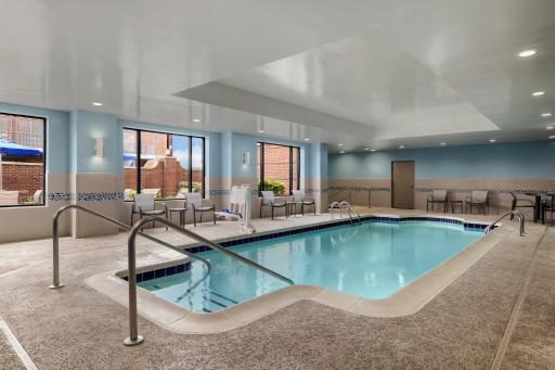 Holiday Inn Express Hotel & Suites Indianapolis Dtn-Conv Ctr, an IHG Hotel - Housity