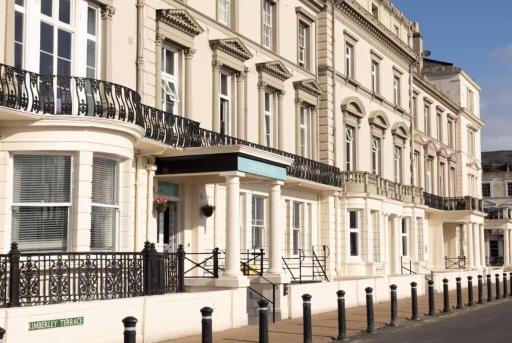 The Carlton Hotel - Housity