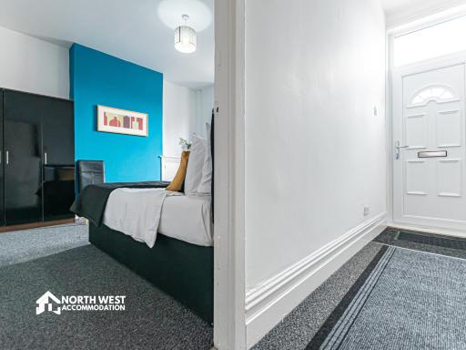 Firs Serviced Accommodation - Housity