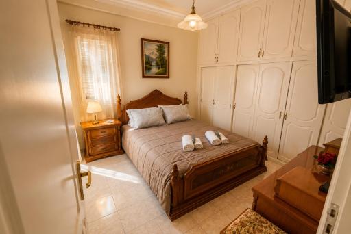 MANDO PATRASSO - Clasical apartment in the center of Patras with free parking - Housity