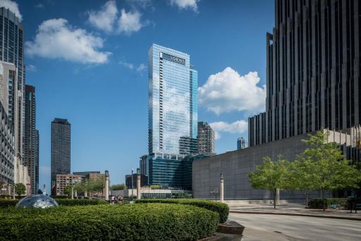 Loews Chicago Hotel - Housity