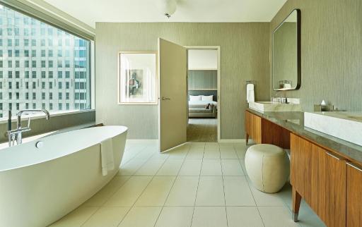 Hyatt Centric Chicago Magnificent Mile - Housity