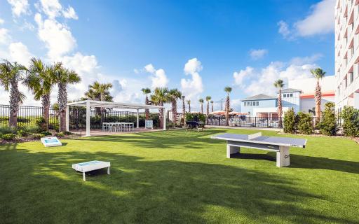Golden Sands Oceanfront Hotel - Housity