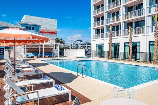 Golden Sands Oceanfront Hotel - Housity