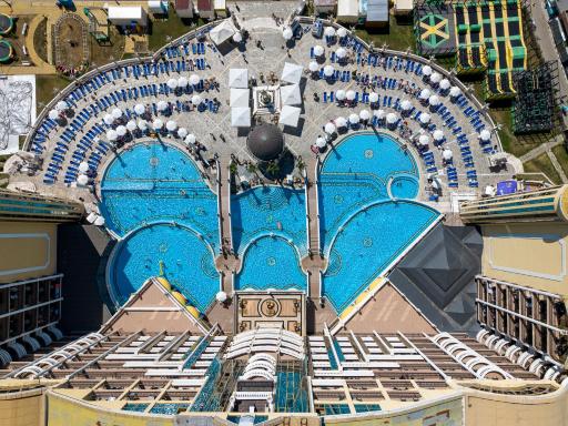 Imperial Palace Hotel - Housity