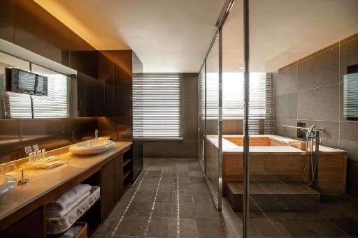Holiday Inn Gwangju, an IHG Hotel - Housity
