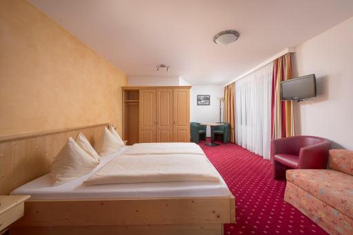 Hotel Fischer - Housity