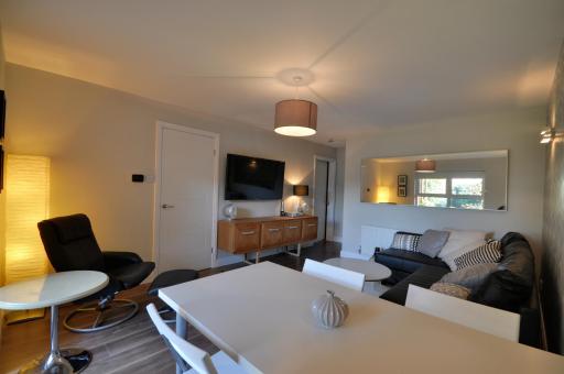 The Garden Apartment, Near Airport & City - Housity