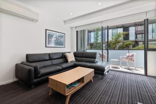 Modern Quiet 1 & 2 Bed Apt Opposite Albert Park - Housity