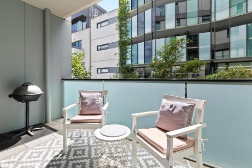 Modern Quiet 1 & 2 Bed Apt Opposite Albert Park - Housity