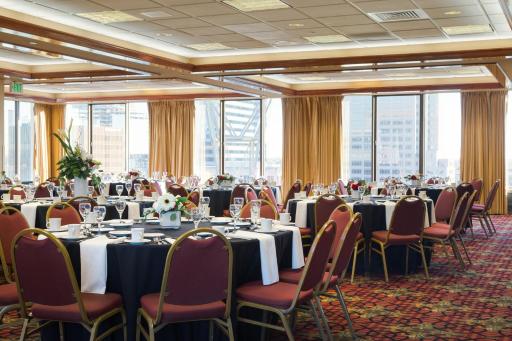 Holiday Inn Sacramento Downtown-Arena, an IHG Hotel - Housity