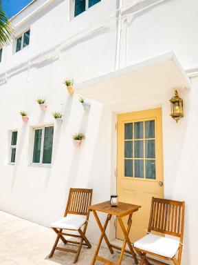 North Beach Hotel - Housity