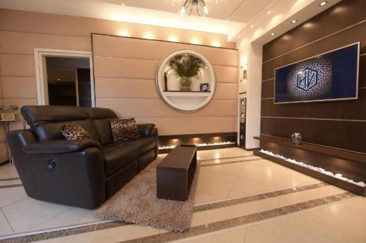 H & V Residence - Bungalow Apartment - Housity