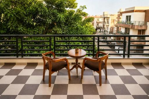 Lime Tree Luxurious 3BHK Serviced Apartment Near Medanta - Housity