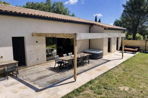 Villa aux portes de la Provence - Housity