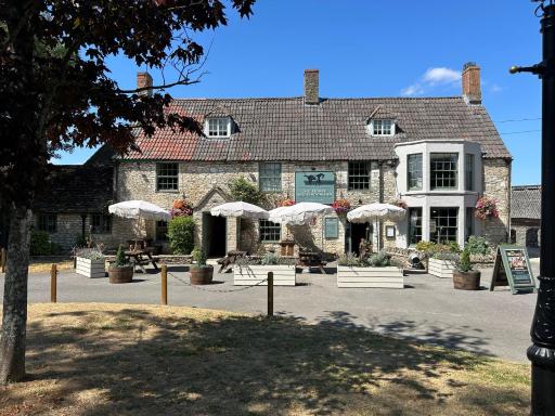 The Horse And Groom Inn - Housity