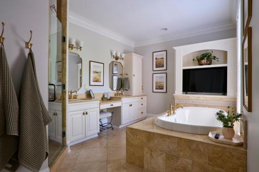 Beautiful 3Bed Townhome in Historic Downtown Savannah - Housity