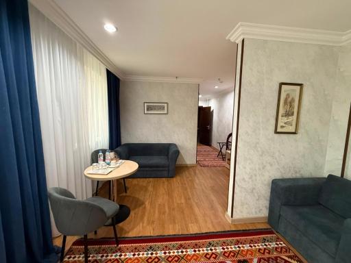 King Hotel Astana - Housity