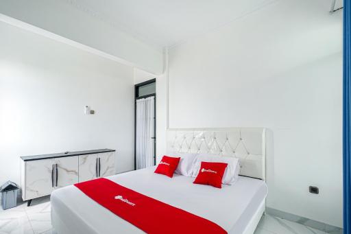 RedDoorz Syariah near Sukabumi City Station 2 - Housity
